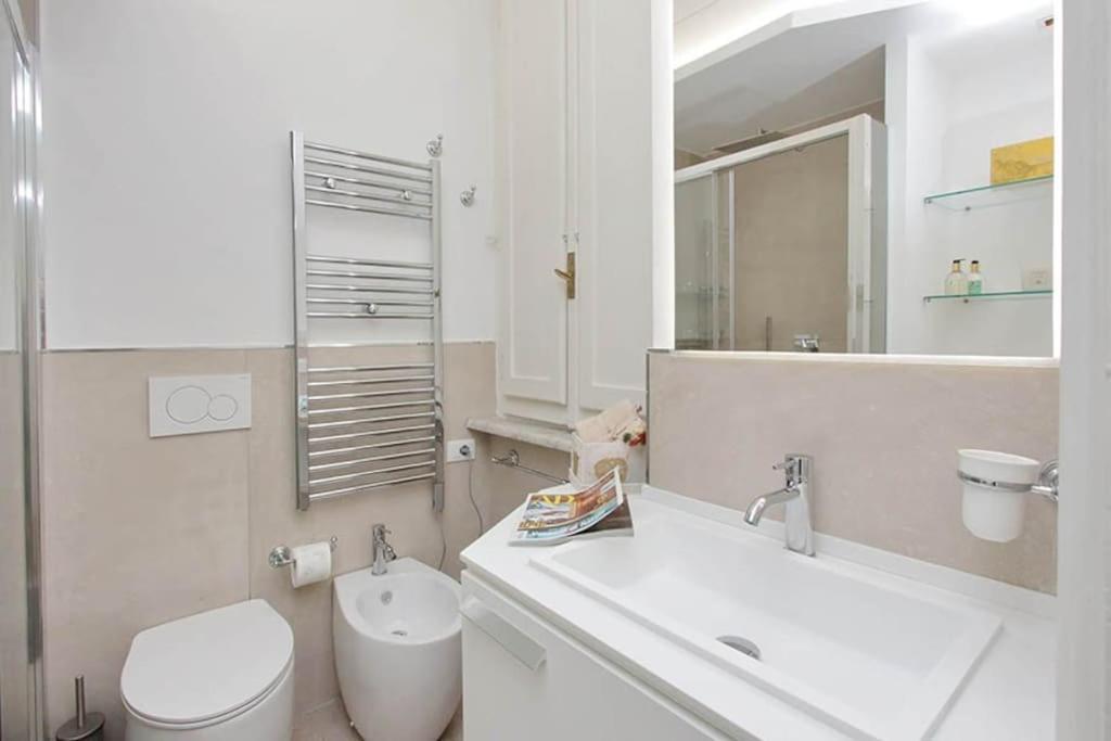 Elegant Apartment In The Heart Of Rome-Navona Area エクステリア 写真