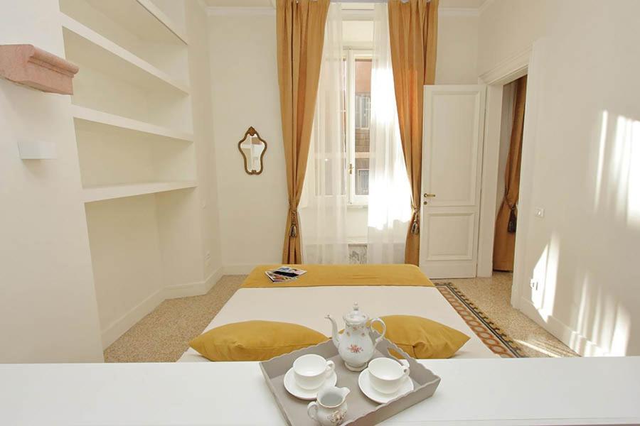 Elegant Apartment In The Heart Of Rome-Navona Area エクステリア 写真