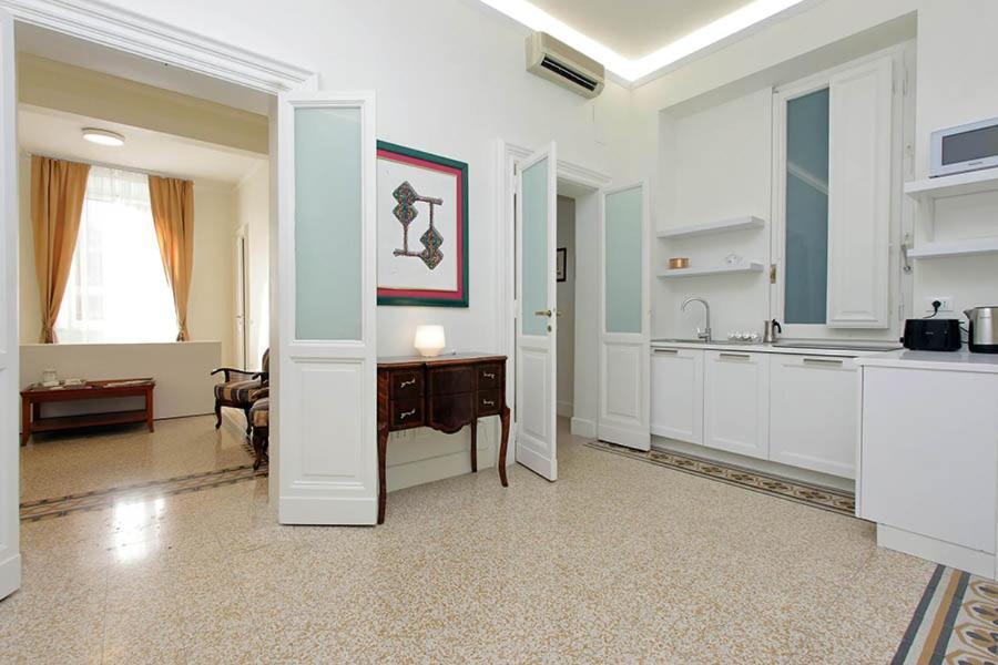 Elegant Apartment In The Heart Of Rome-Navona Area エクステリア 写真