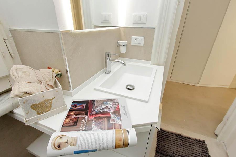 Elegant Apartment In The Heart Of Rome-Navona Area エクステリア 写真